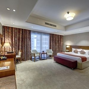 Deluxe Zimmer mit Kingsize-Bett