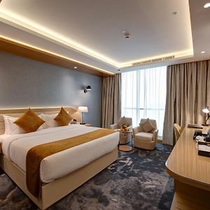 Family Adjacent Beach Suite