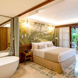 Zimmer mit Kingsize-Bett