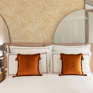 Gemütliches Zimmer mit Kingsize-Bett