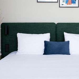 Standard Zimmer mit Kingsize-Bett