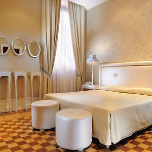 Exklusives Zimmer mit Kingsize-Bett