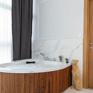 Deluxe Zimmer mit Kingsize-Bett