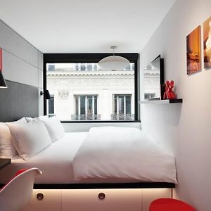 Zimmer mit Kingsize-Bett