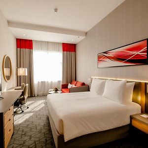 Zimmer mit Kingsize-Bett