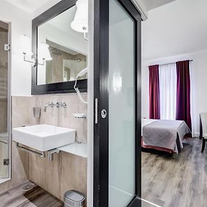 Deluxe Zimmer mit Kingsize-Bett
