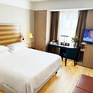 Superior Zimmer mit Kingsize-Bett