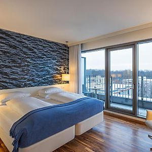Zimmer mit Kingsize-Bett