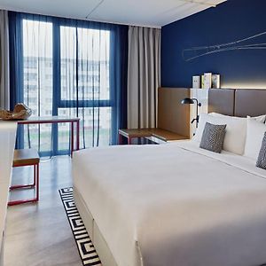 Zimmer mit Kingsize-Bett