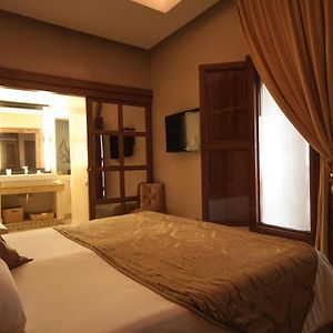 Deluxe Zimmer mit Kingsize-Bett