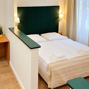 Comfort Zimmer mit Kingsize-Bett
