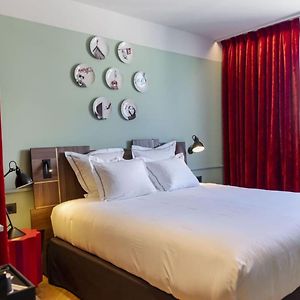Gemütliches Zimmer mit Kingsize-Bett