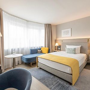 Zimmer mit Kingsize-Bett