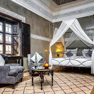 Deluxe Zimmer mit Kingsize-Bett