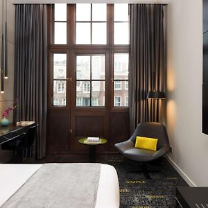 Art Zimmer mit Kingsize-Bett