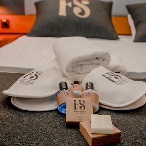 Standard Zimmer mit Kingsize-Bett