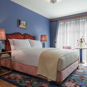 Deluxe Zimmer mit Kingsize-Bett