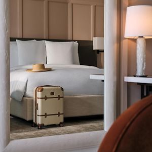 Zimmer mit Kingsize-Bett