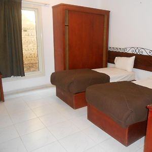 Budget Zimmer mit Kingsize-Bett