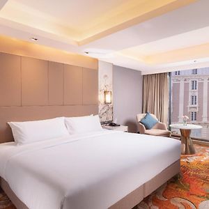Deluxe Zimmer mit Kingsize-Bett