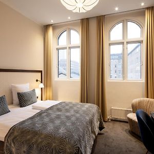 Standard Zimmer mit Kingsize-Bett