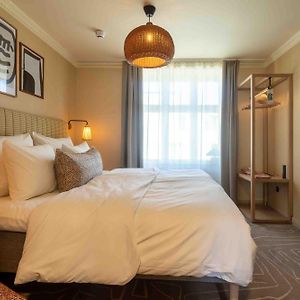 Standard Zimmer mit Kingsize-Bett