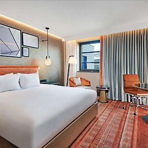 Deluxe Zimmer mit Kingsize-Bett
