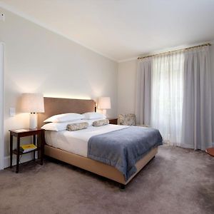Deluxe Zimmer mit Kingsize-Bett im Hauptgebäude