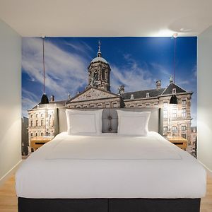 Zimmer mit Kingsize-Bett