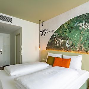 Zimmer mit Kingsize-Bett