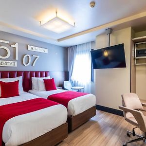 Standard Zimmer mit Kingsize-Bett