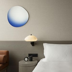 Zimmer mit Kingsize-Bett