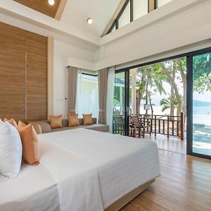 Grand Deluxe Zimmer mit Kingsize-Bett und mit Strandblick