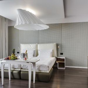 Deluxe Zimmer mit Kingsize-Bett