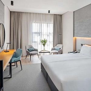 Zimmer mit Kingsize-Bett