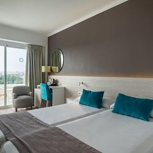 Zimmer mit zwei Einzelbetten