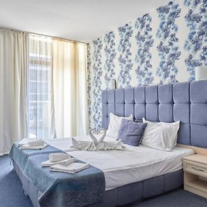 Zimmer mit zwei Einzelbetten