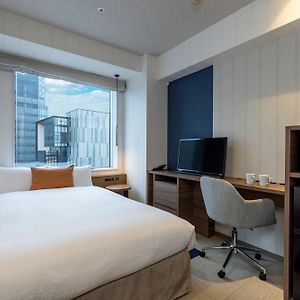Moderate Zimmer mit Kingsize-Bett