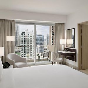 Deluxe Zimmer mit Kingsize-Bett und mit Yachthafenblick