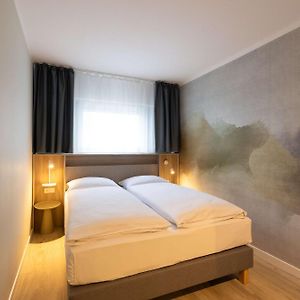 Zimmer mit Kingsize-Bett