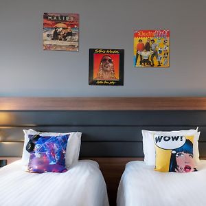 Zimmer mit zwei Einzelbetten