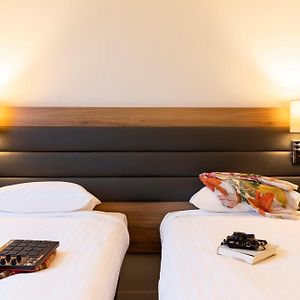Zimmer mit zwei Einzelbetten