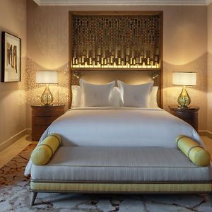 Zimmer mit Kingsize-Bett