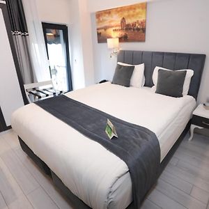 Standard Zimmer mit Kingsize-Bett