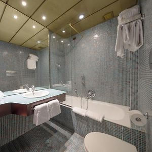 Großes Zimmer