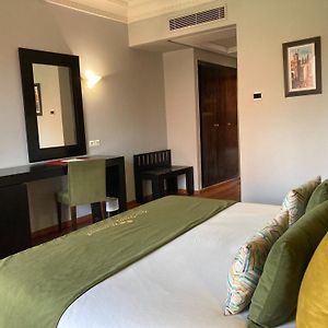 Standard Zimmer mit Kingsize-Bett