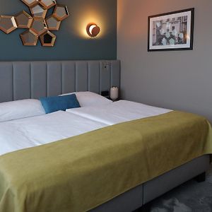 Comfort Zimmer mit Kingsize-Bett