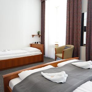 Dreibettzimmer