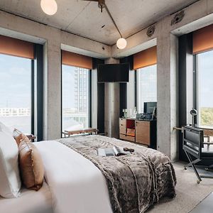 Deluxe Eck-Zimmer mit Kingsize-Bett