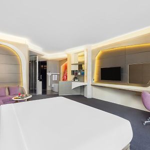 Deluxe Zimmer mit Kingsize-Bett